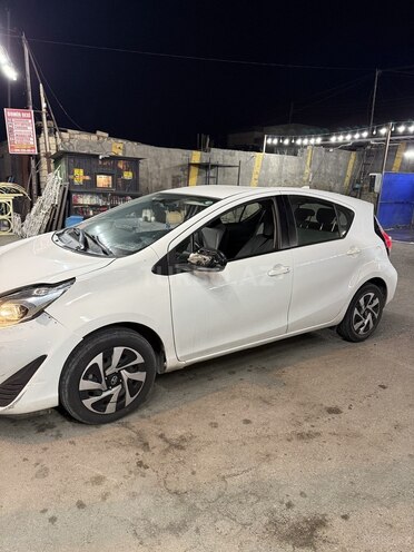 Toyota Aqua 2017, 140,000 km - 1.5 l - Bakı
