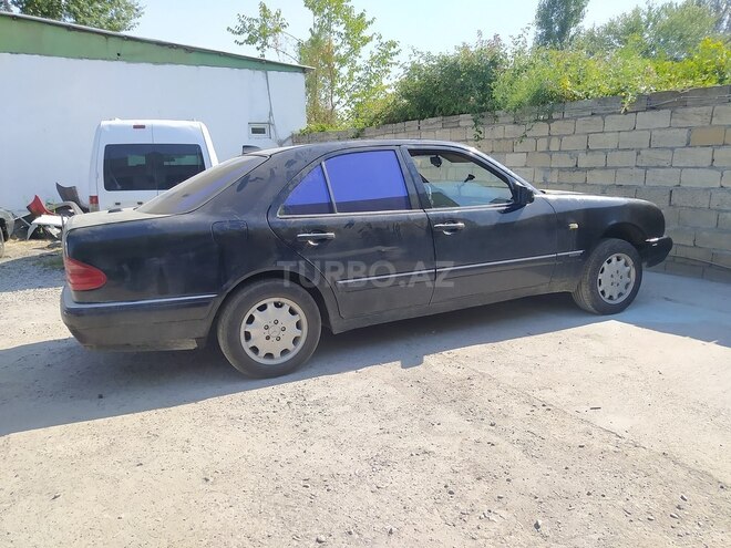 Mercedes E 220 d 1997, 121,100 km - 2.2 l - Ucar
