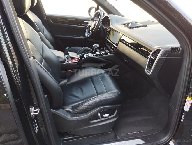 Porsche Cayenne 2018, 143,000 km - 3.0 l - Bakı