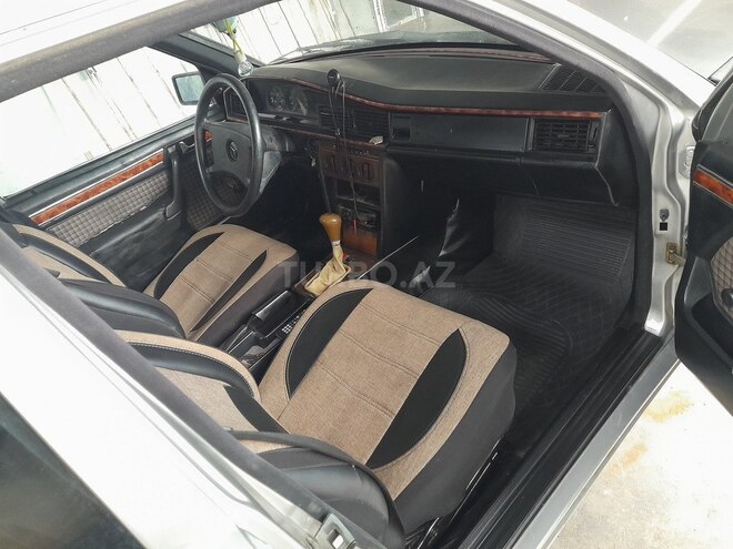 Mercedes 190 1991, 288,719 km - 2.0 л - Yevlax