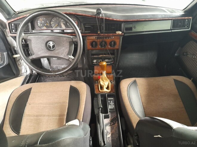 Mercedes 190 1991, 288,719 km - 2.0 л - Yevlax