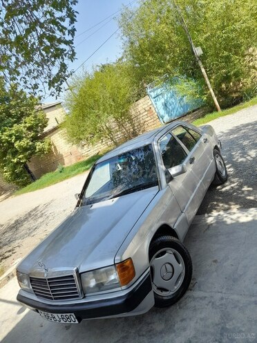 Mercedes 190 1991, 288,719 km - 2.0 л - Yevlax