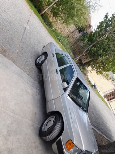 Mercedes 190 1991, 288,719 km - 2.0 л - Yevlax