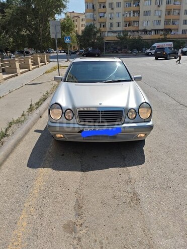 Mercedes E 240 1998, 270,000 km - 2.4 l - Bakı