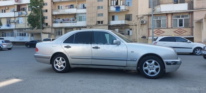 Mercedes E 240 1998, 270,000 km - 2.4 l - Bakı