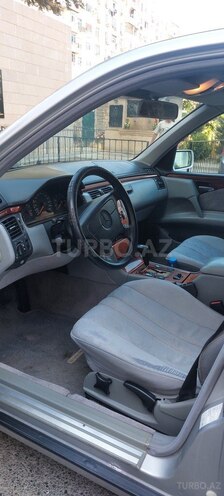 Mercedes E 240 1998, 270,000 km - 2.4 l - Bakı