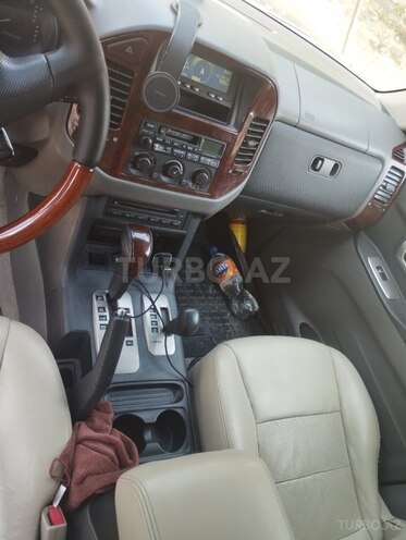 Mitsubishi Pajero 2006, 372,179 km - 3.0 l - Siyəzən