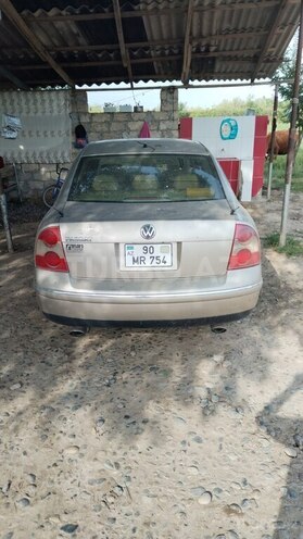 Volkswagen Passat 2004, 357,000 km - 1.8 l - Sabirabad