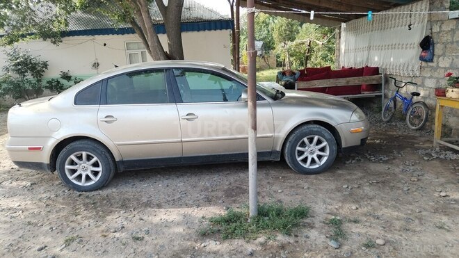 Volkswagen Passat 2004, 357,000 km - 1.8 l - Sabirabad