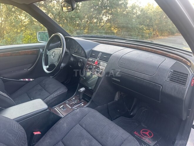 Mercedes C 180 1999, 249,424 km - 1.8 л - Sabirabad