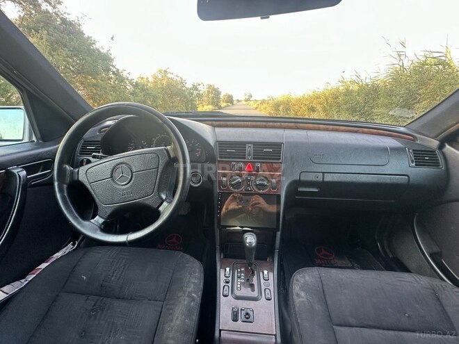 Mercedes C 180 1999, 249,424 km - 1.8 л - Sabirabad