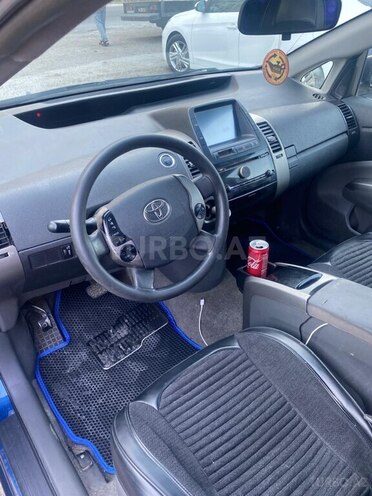 Toyota Prius-12