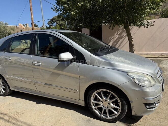 Mercedes B 180 2009, 250,000 km - 1.7 l - Bakı