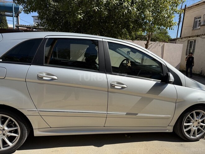 Mercedes B 180 2009, 250,000 km - 1.7 l - Bakı