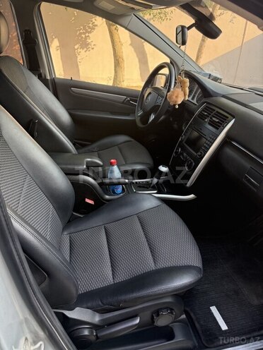 Mercedes B 180 2009, 250,000 km - 1.7 l - Bakı