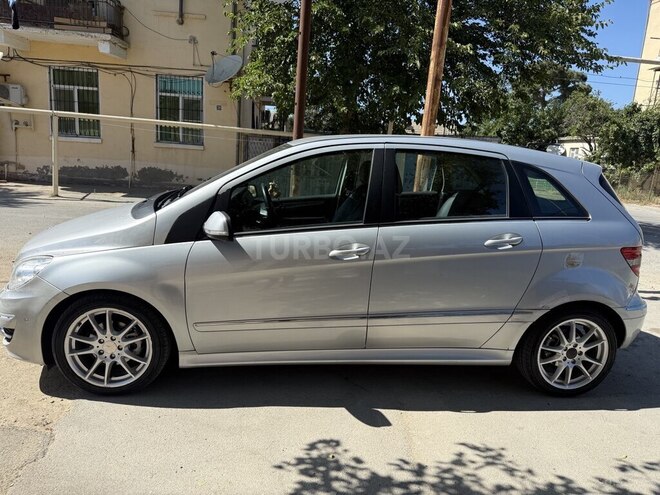 Mercedes B 180 2009, 250,000 km - 1.7 l - Bakı