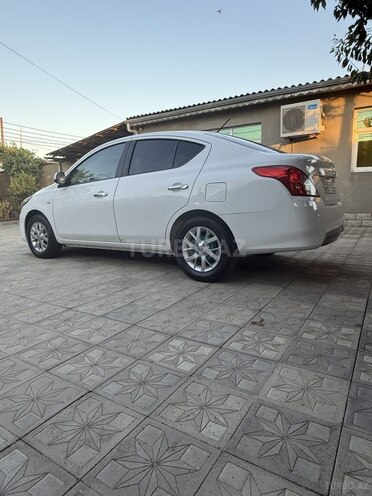 Nissan Sunny-6