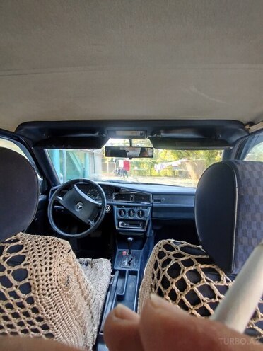 Mercedes 190 1990, 299,990 km - 2.0 l - Yevlax