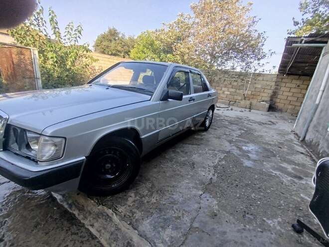 Mercedes 190 1990, 299,990 km - 2.0 l - Yevlax