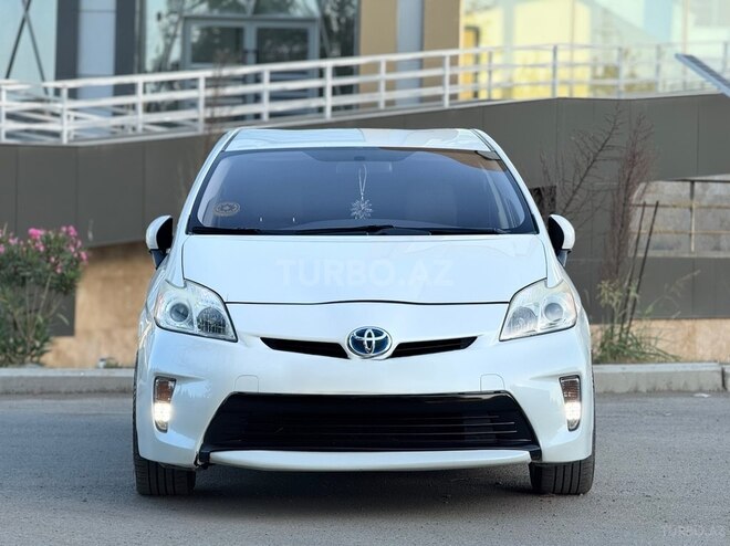 Toyota Prius 2015, 320,000 km - 1.8 л - Gəncə