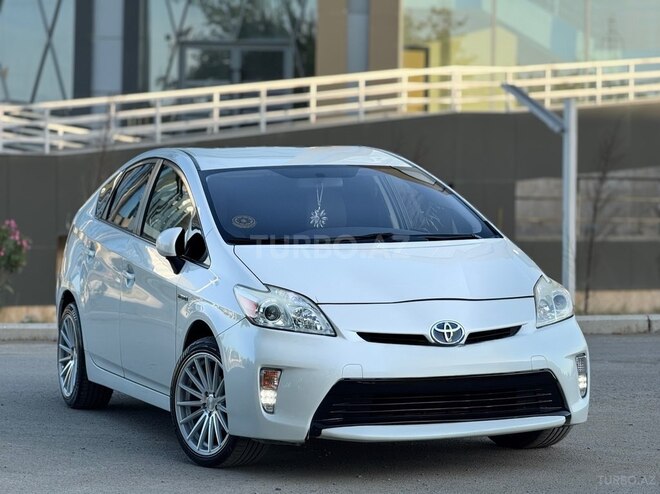 Toyota Prius 2015, 320,000 km - 1.8 л - Gəncə
