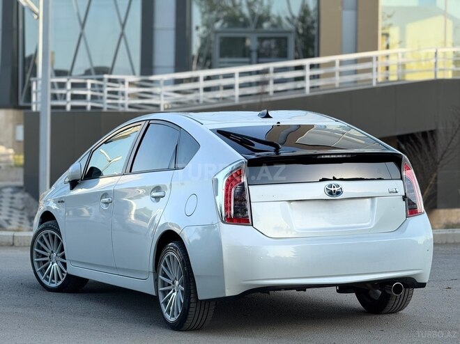 Toyota Prius 2015, 320,000 km - 1.8 л - Gəncə