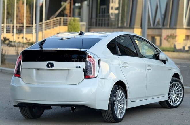 Toyota Prius 2015, 320,000 km - 1.8 л - Gəncə