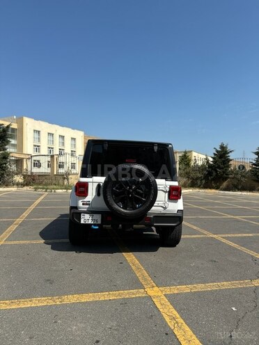 Jeep Wrangler-3