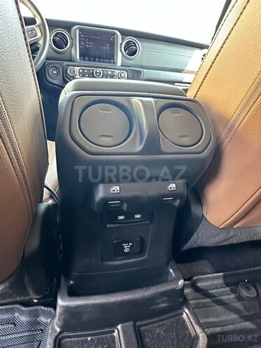 Jeep Wrangler-13