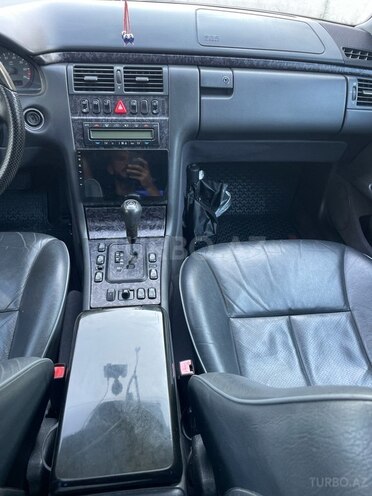 Mercedes E 320 2001, 328,000 km - 3.2 л - Bakı
