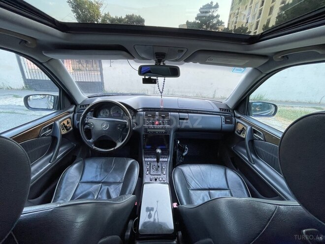 Mercedes E 320 2001, 328,000 km - 3.2 л - Bakı