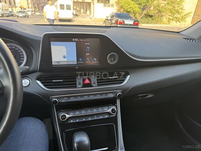 Hyundai Grandeur-9