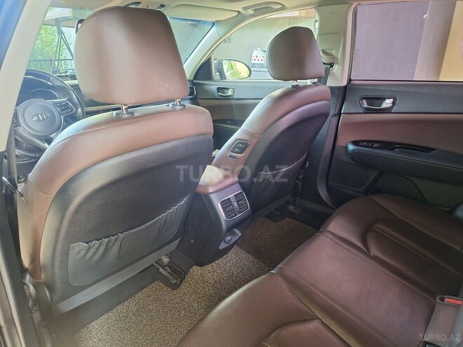 Kia K5-3