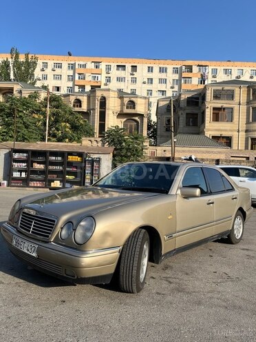 Mercedes E 220 d 1999, 407,000 km - 2.2 л - Bakı