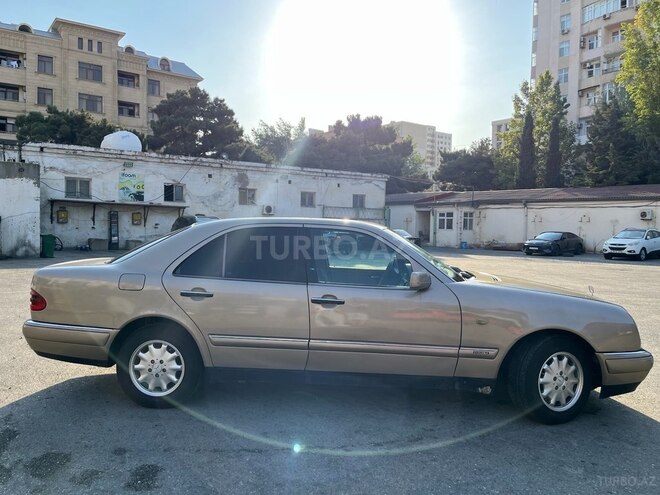 Mercedes E 220 d 1999, 407,000 km - 2.2 л - Bakı