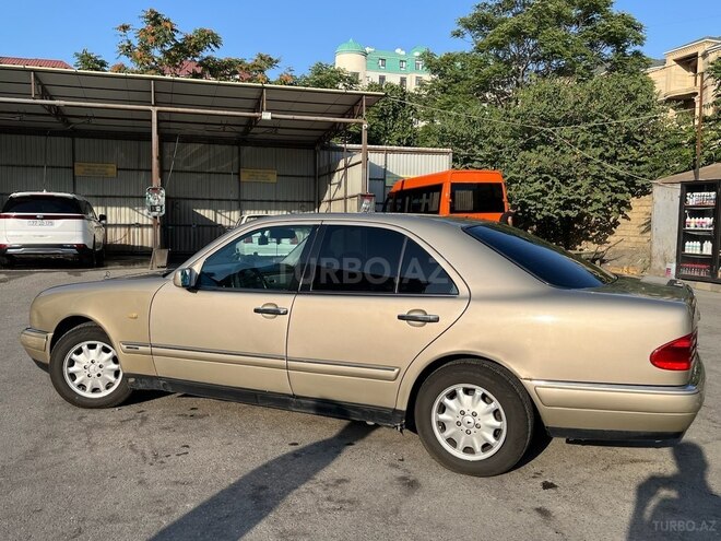 Mercedes E 220 d 1999, 407,000 km - 2.2 л - Bakı