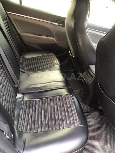 Hyundai Elantra 2017, 121,022 km - 2.0 l - Bakı