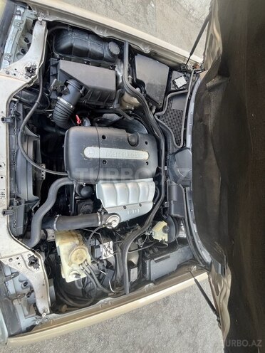Mercedes E 220 d 1999, 407,000 km - 2.2 л - Bakı