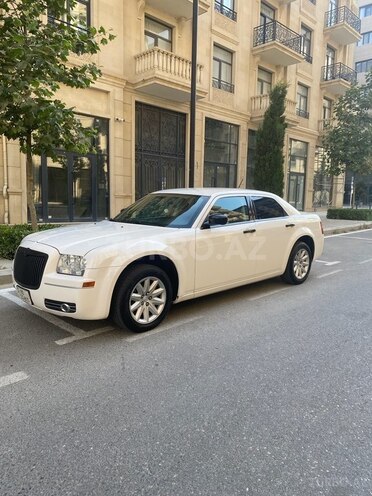 Chrysler 300C-2