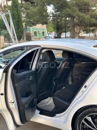 Hyundai Avante 2016, 214,000 km - 1.6 l - Bakı