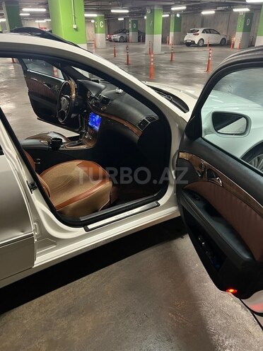 Mercedes E 280-7