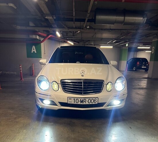 Mercedes E 280-1