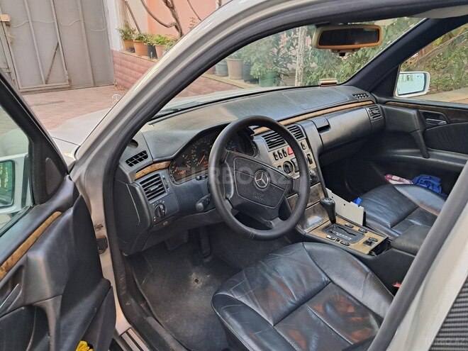 Mercedes E 230 1996, 370,000 km - 2.3 l - Bakı