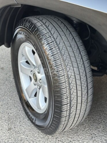 Toyota Land Cruiser Prado-12