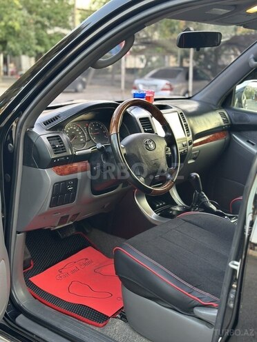 Toyota Land Cruiser Prado-4