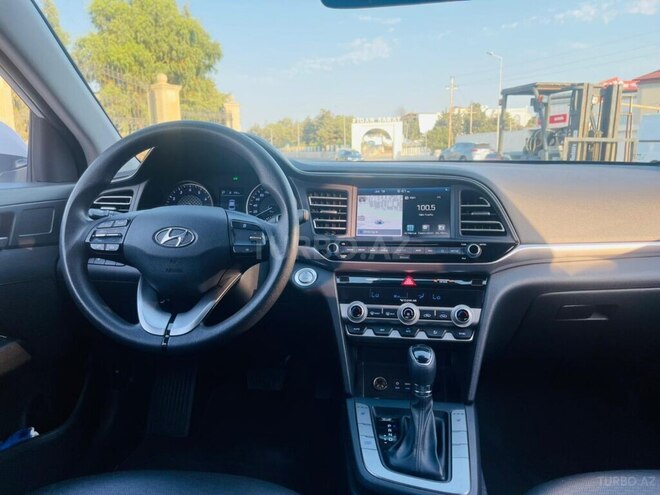 Hyundai Avante 2018, 130,000 km - 1.6 л - Bakı