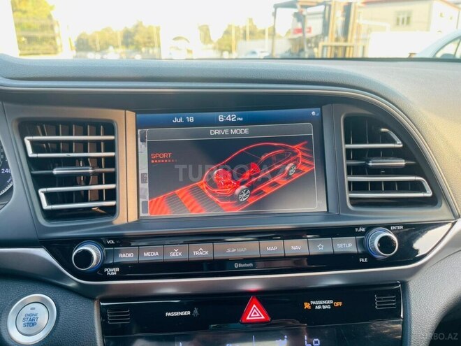 Hyundai Avante 2018, 130,000 km - 1.6 л - Bakı