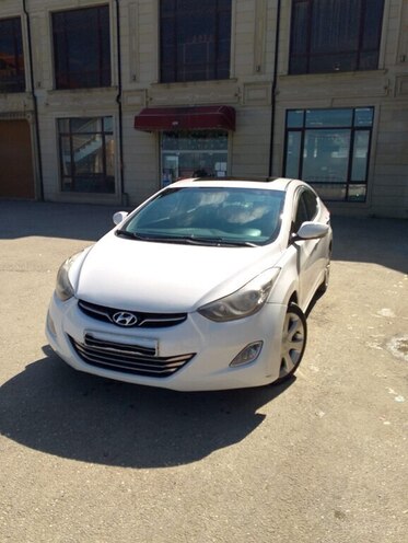 Hyundai Elantra 2013, 201,500 km - 1.8 l - Quba