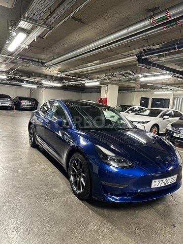 Tesla Model 3-2