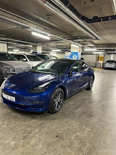 Tesla Model 3-3